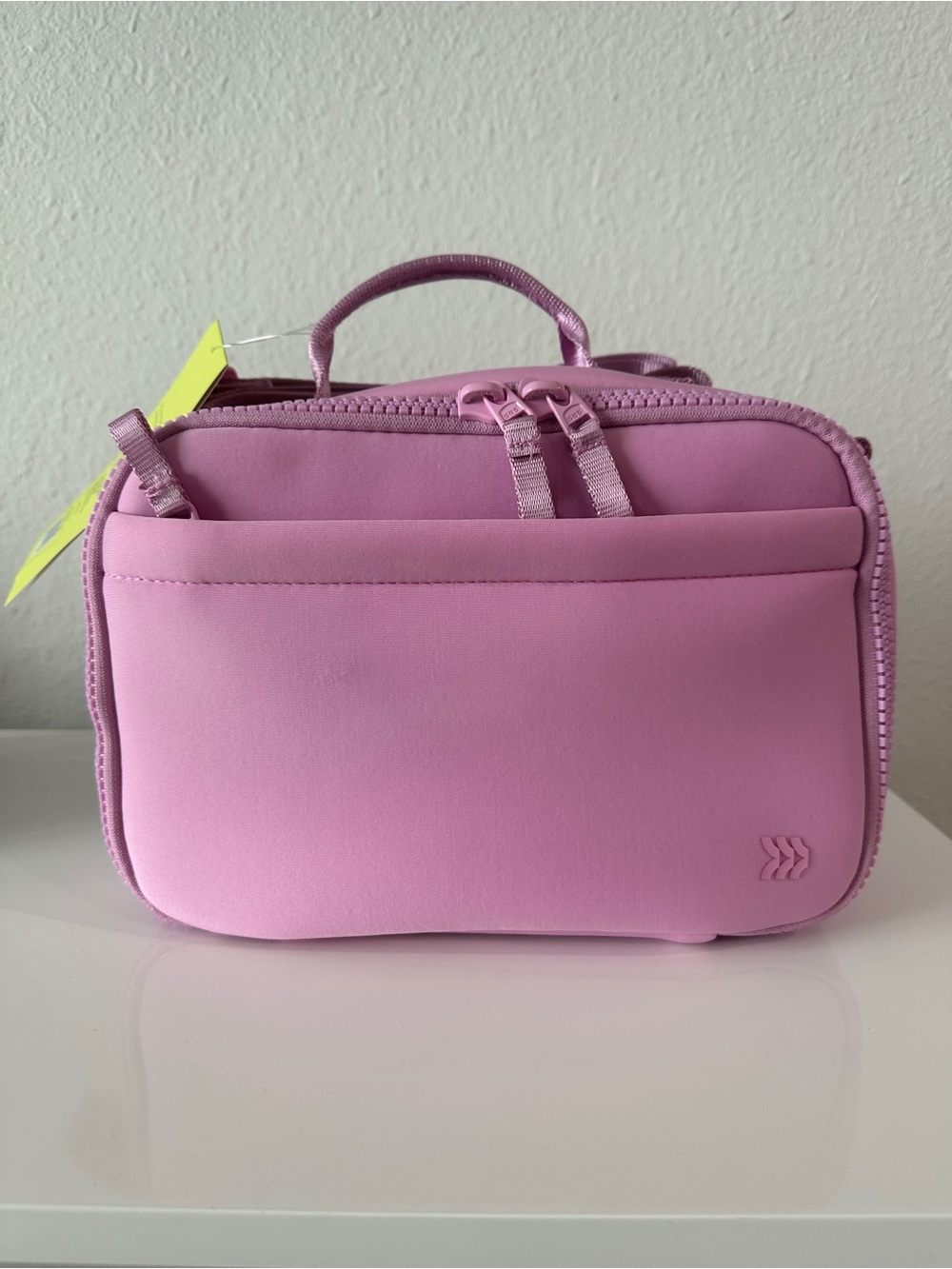 All In Motion Faux Neoprene Lunch Tote Zipper Closure, Solid Pattern (NWT)